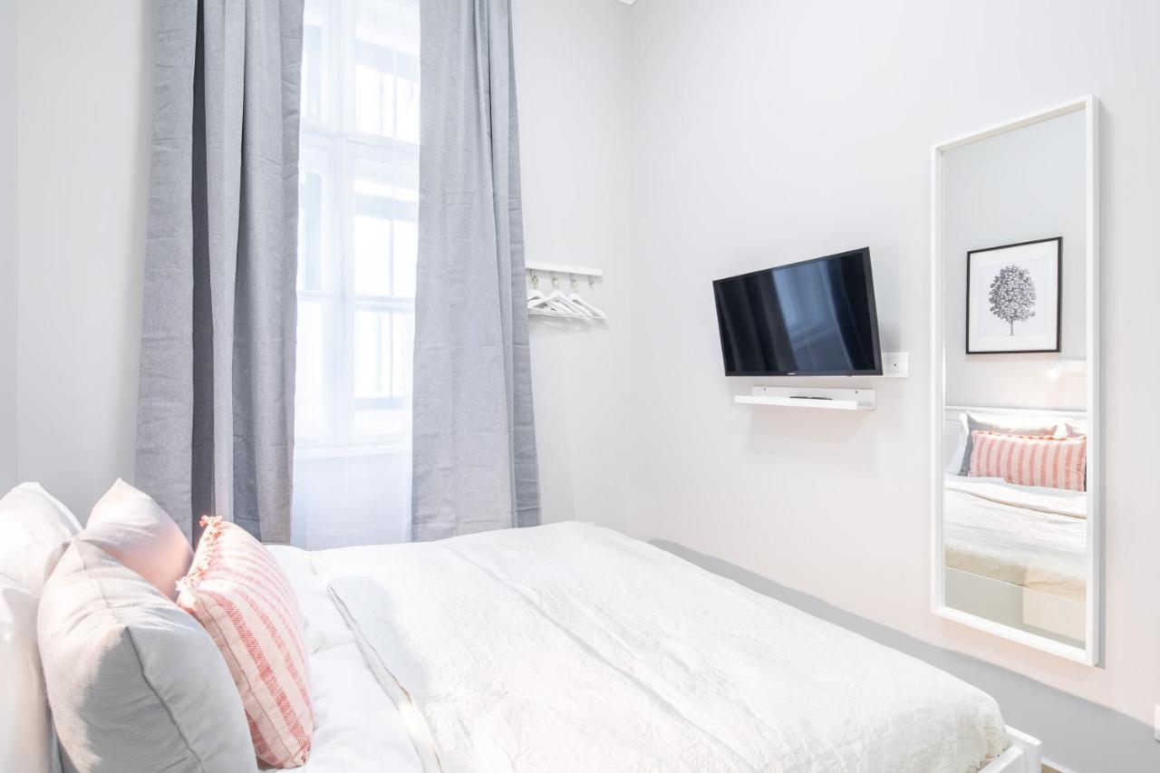 New - Central And Modern Studio Budapest Exteriör bild