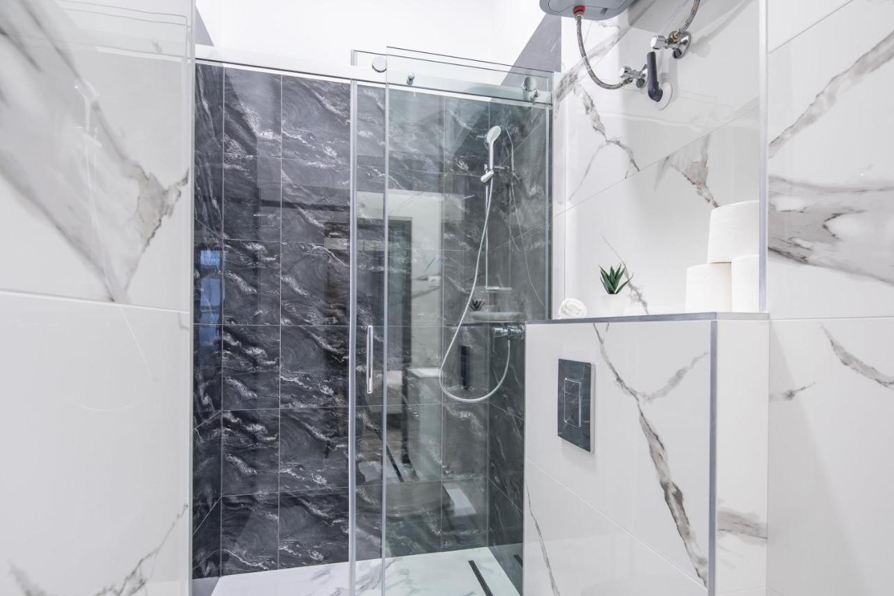 New - Central And Modern Studio Budapest Exteriör bild