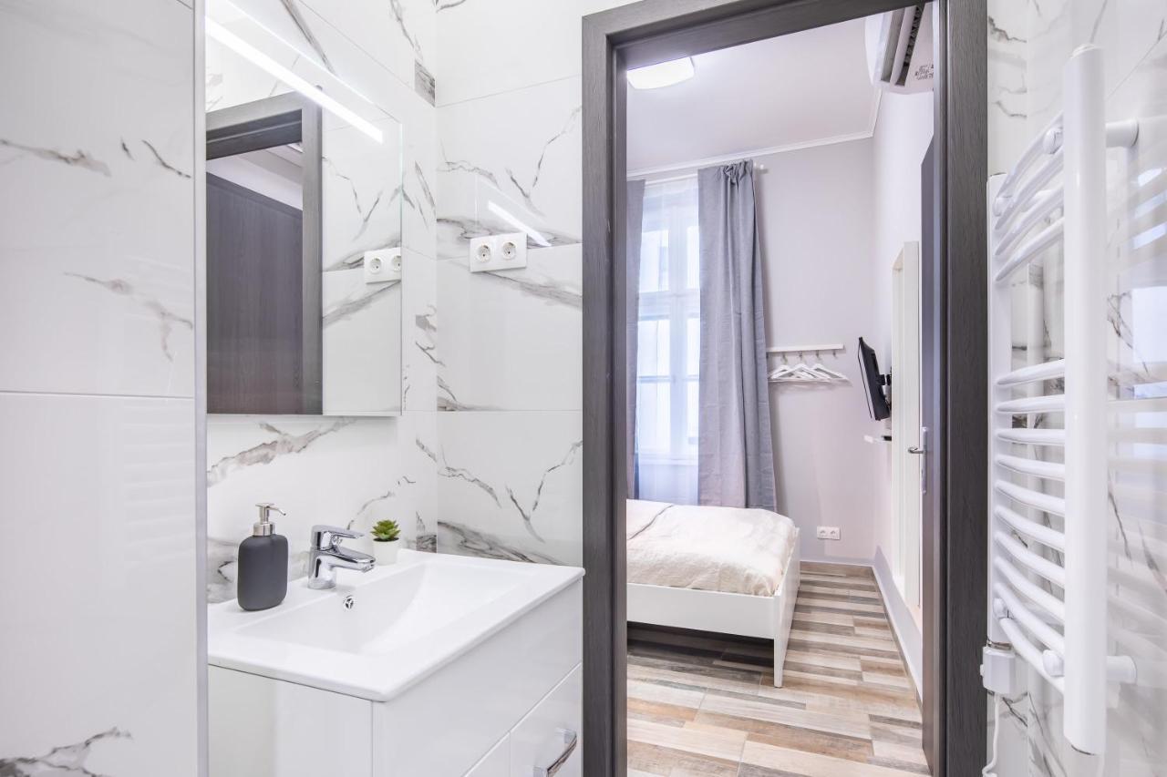 New - Central And Modern Studio Budapest Exteriör bild